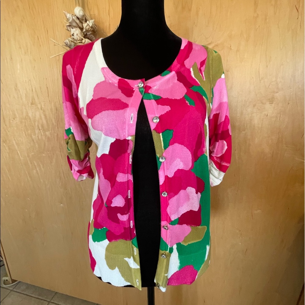 Inc lightweight sweater! Pretty, colorful 3/4 length ruched sleeves.